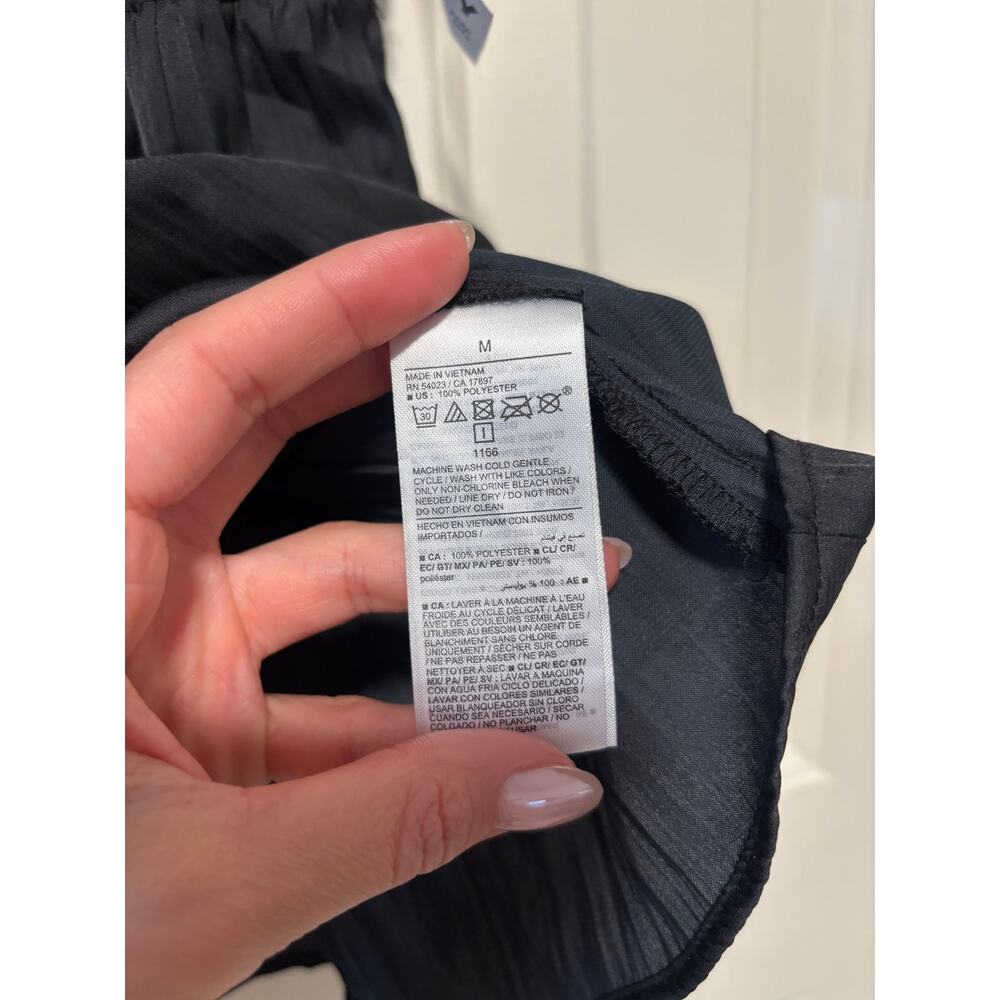 Old Navy Women's Black Pleated Satin Babydoll Cami Top Size M NWT - Picture 6 of 7